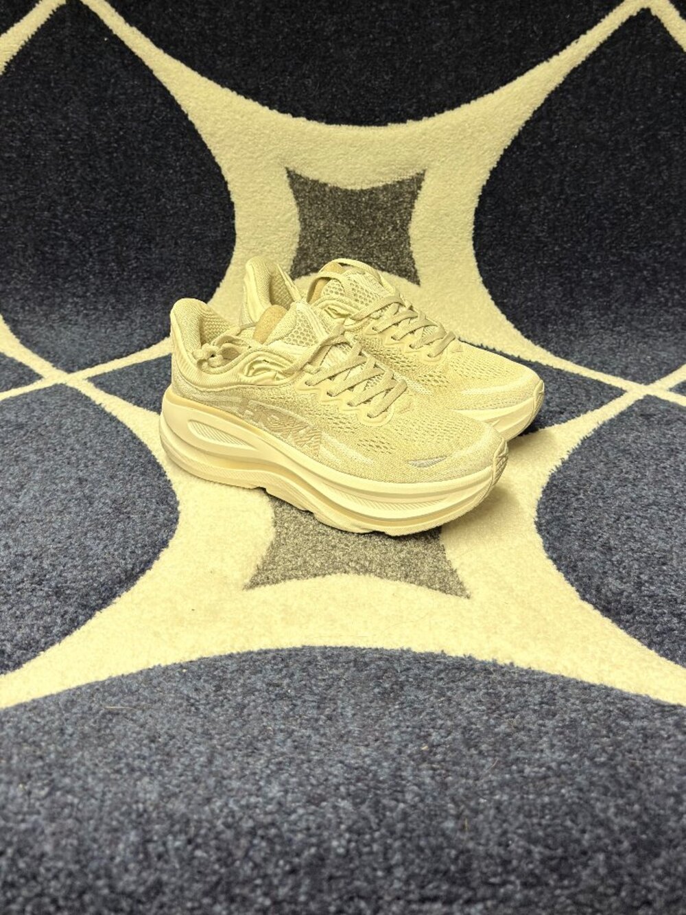 Hoka Bondi 9 Running Shoe Sand Womens Size 7.5B